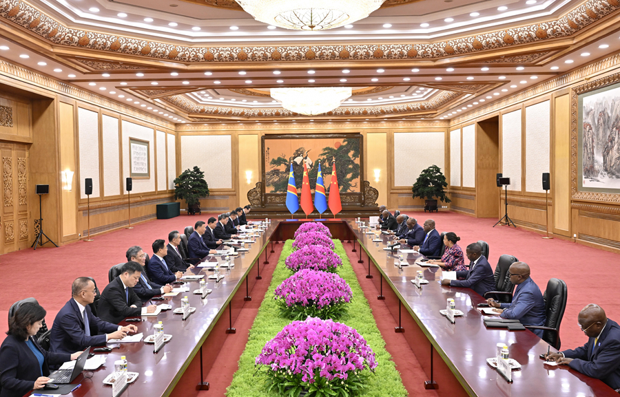 9月2日上午，國家主席習近平在北京人民大會堂會見來華出席中非合作論壇北京峰會的剛果（金）總統(tǒng)齊塞克迪。