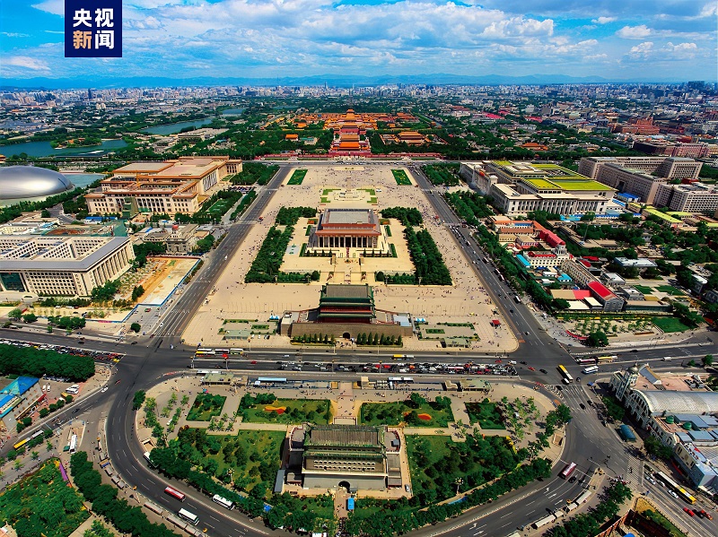 △全長7.8公里的北京中軸線上，分布有鐘鼓樓、景山、故宮等15處遺產構成要素。