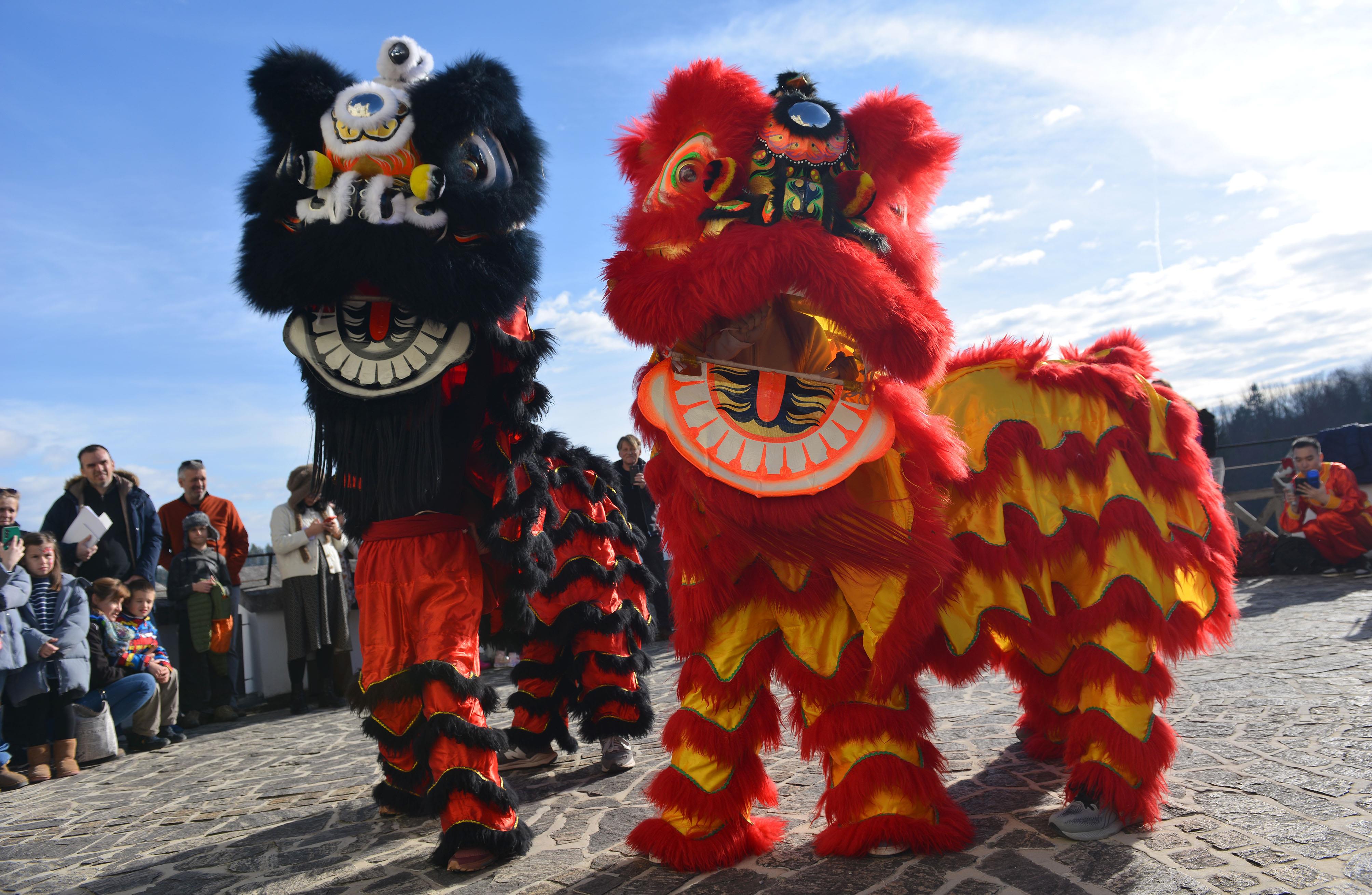 △當?shù)貢r間2024年2月4日，克羅地亞克拉皮納，薩格勒布大學孔子學院舉辦一系列活動，迎接中國農歷龍年春節(jié)。