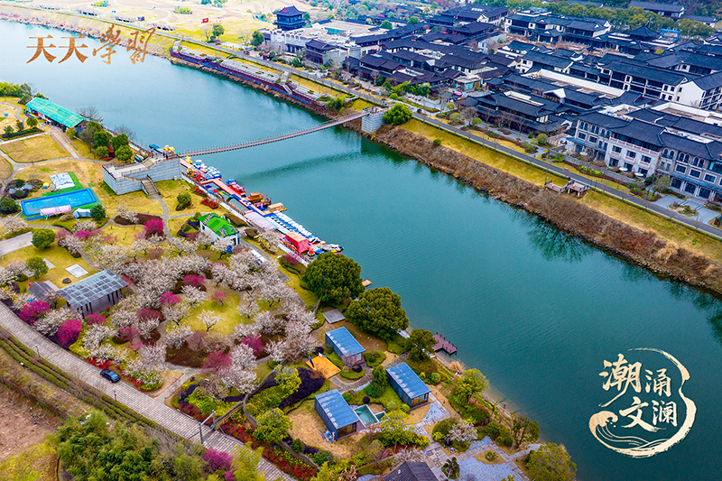 2025年2月17日，浙江紹興，嵊州市越劇小鎮(zhèn)和濕地公園梅花盛開。