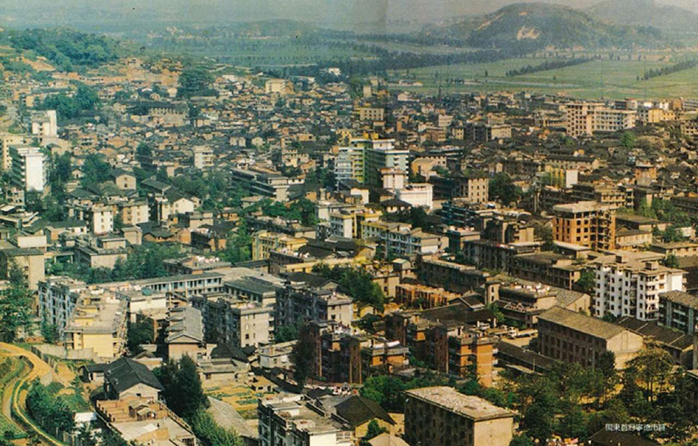 1988年寧德城區(qū)風(fēng)貌。（圖源：《習(xí)近平在寧德》）