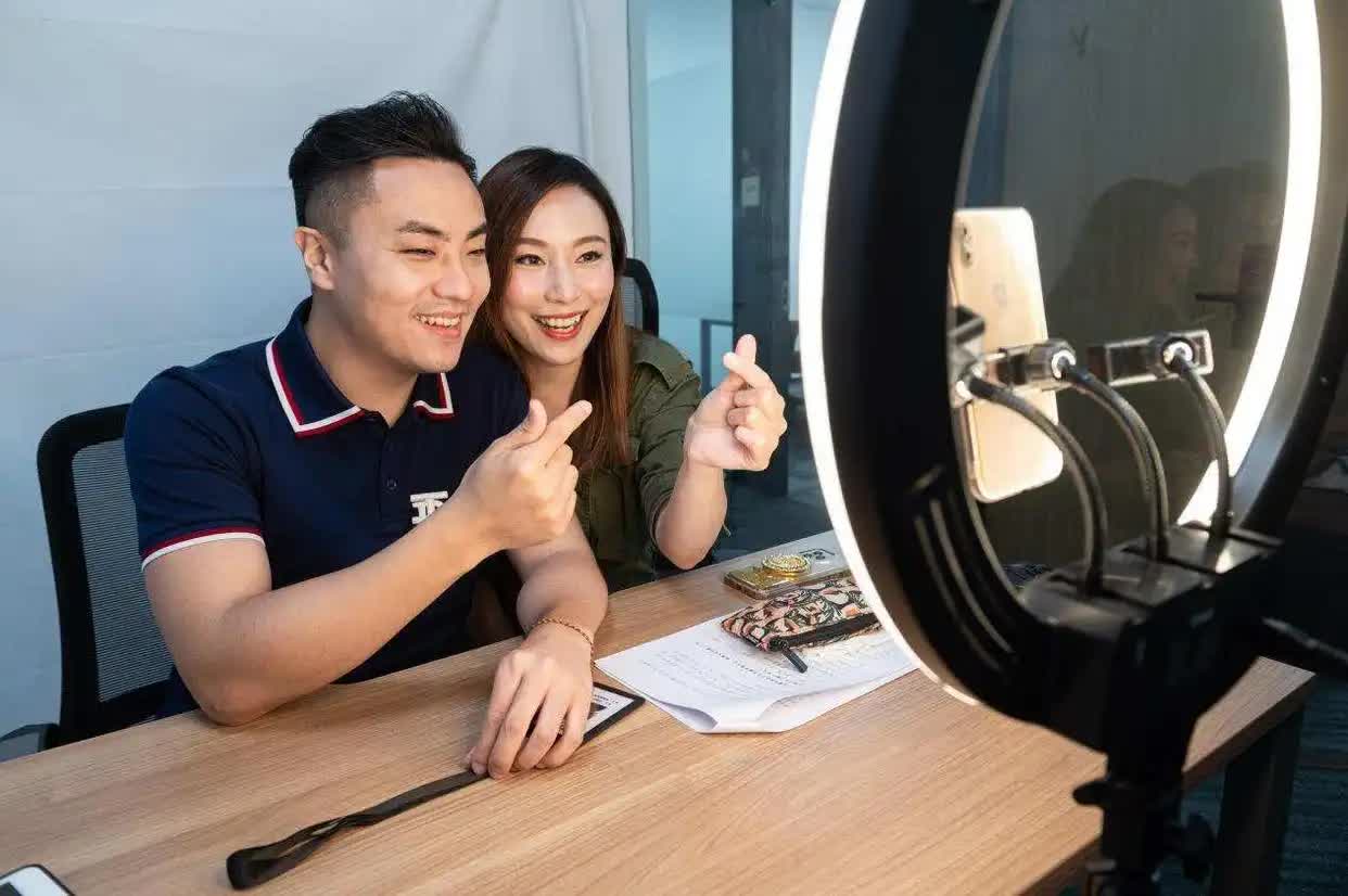 △ 一對在廣州創(chuàng)業(yè)的“港夫廣妻” 。