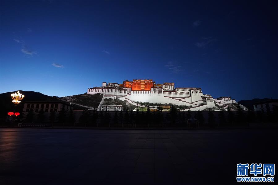 (新華視界)(1)布達(dá)拉宮夜色