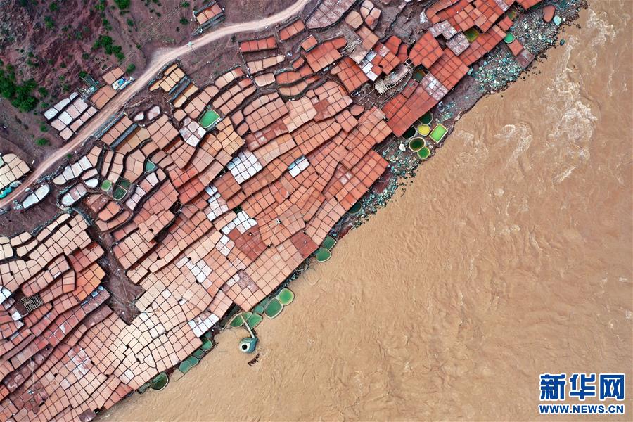 (新華視界)(5)鳥(niǎo)瞰芒康古鹽田