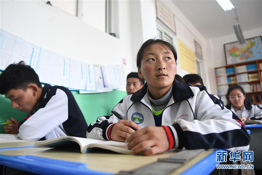 （體育·專題）（21）足球——踢球吧！草原女孩