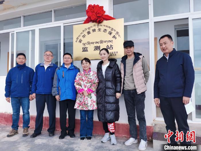 揭牌儀式現(xiàn)場(chǎng)。　張楊 攝