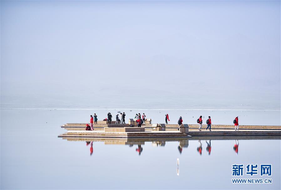 (坐著高鐵看中國(guó))(14)青藏鐵路串起高原旅游“珍珠鏈”