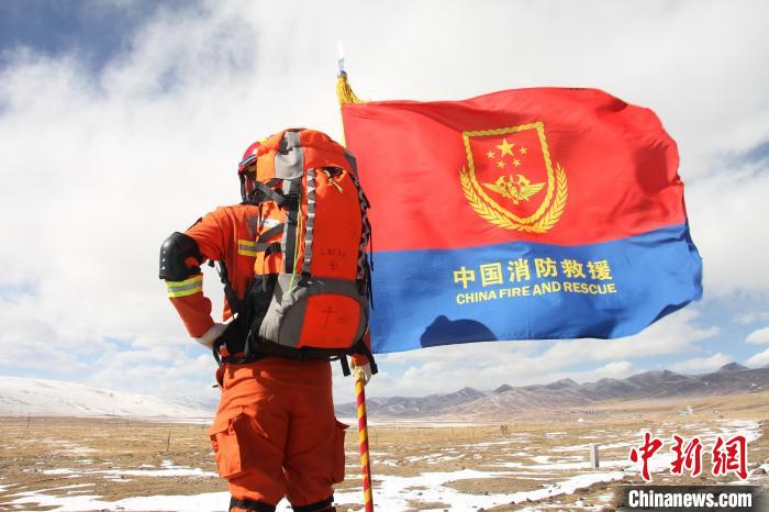 青海玉樹消防隊海拔4300米挑戰(zhàn)極限救援能力