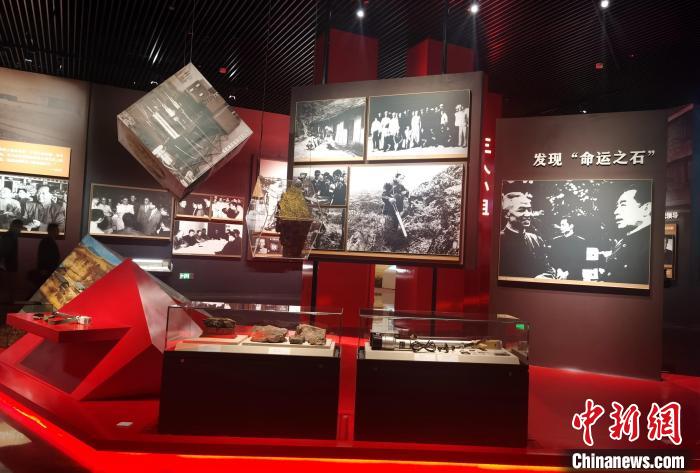 圖為紀(jì)念館內(nèi)部一角?！《∮衩?攝