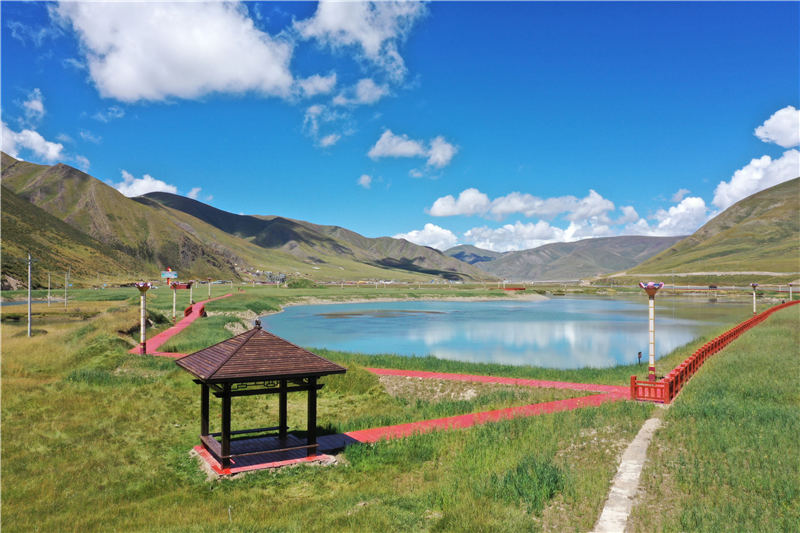 宜牛二村砂場生態(tài)修復(fù)后狀況。甘孜州石渠生態(tài)環(huán)境局供圖