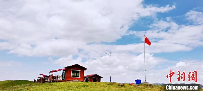 圖為地處同仁市加吾鄉(xiāng)東維村的農(nóng)家樂?！⑿憔?攝