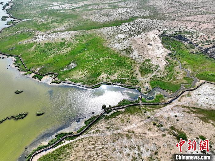 圖為航拍都蘭湖國家濕地公園?！∑钤鲚?攝