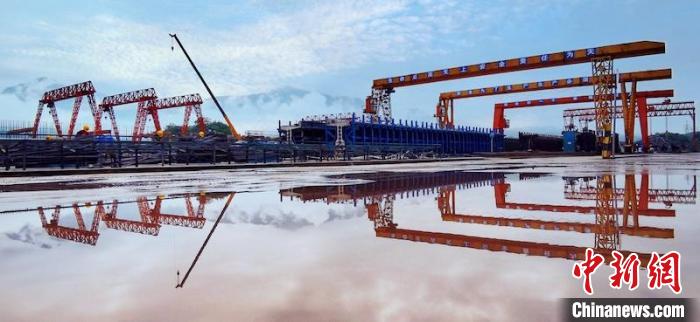 成蘭鐵路高原段T梁發(fā)運(yùn)全部完成?！≈需F八局 供圖