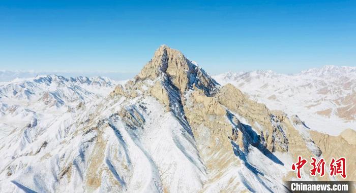 圖為山川被白雪覆蓋?！《继m縣融媒體中心供圖