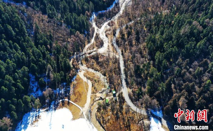 畢棚溝景區(qū)風(fēng)光。　安源 攝