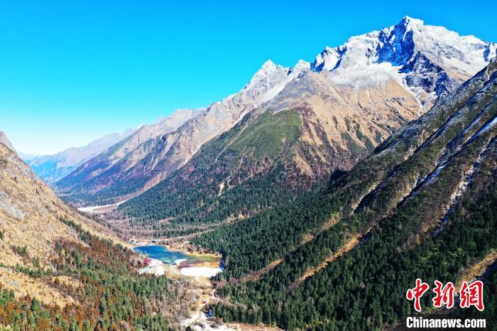 畢棚溝景區(qū)風(fēng)光?！“苍?攝