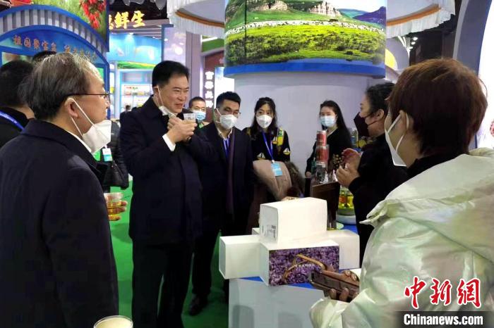 青海柴達(dá)木特產(chǎn)亮相杭州東西部攜手促消費(fèi)