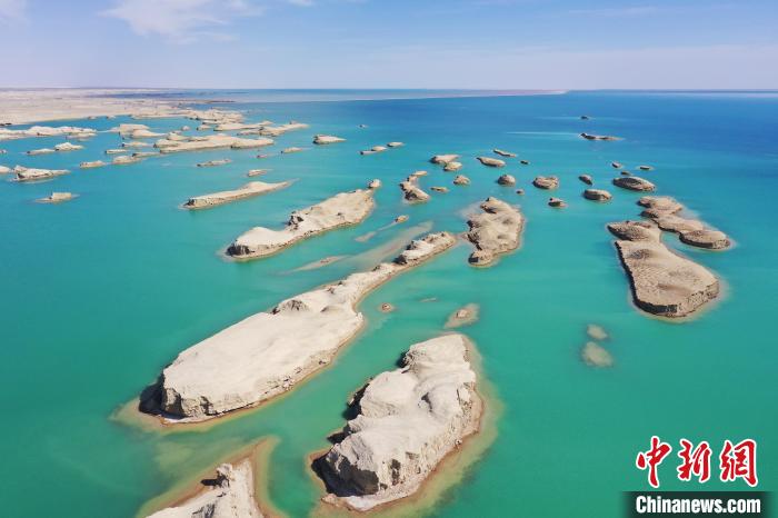 航拍青海大柴旦烏素特水上雅丹奇特景觀?！●R銘言 攝