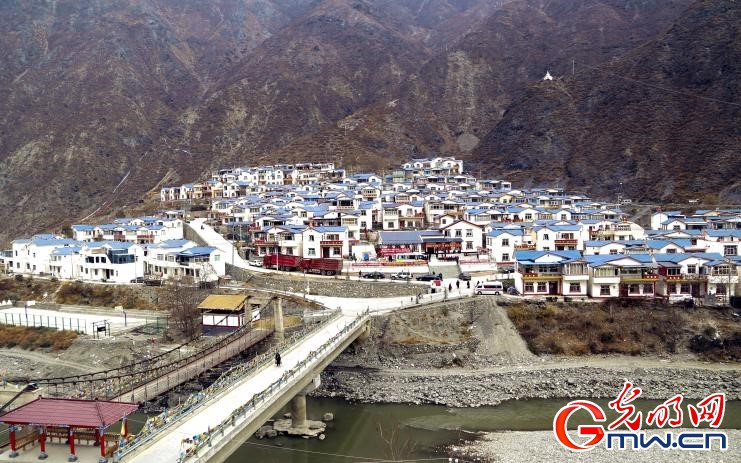 我們的家園｜黨建引領(lǐng)發(fā)展，這座高原山村“變身”別墅村