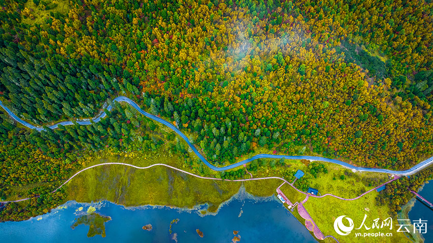 秋日普達(dá)措。格瑪攝