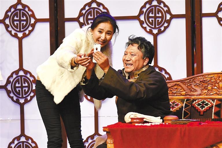 zhouh8199_s.jpg zhouh8199_s.jpg