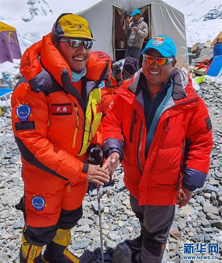 (2020珠峰高程測量)(7)2020珠峰高程測量登山隊(duì)沖頂組再出發(fā)