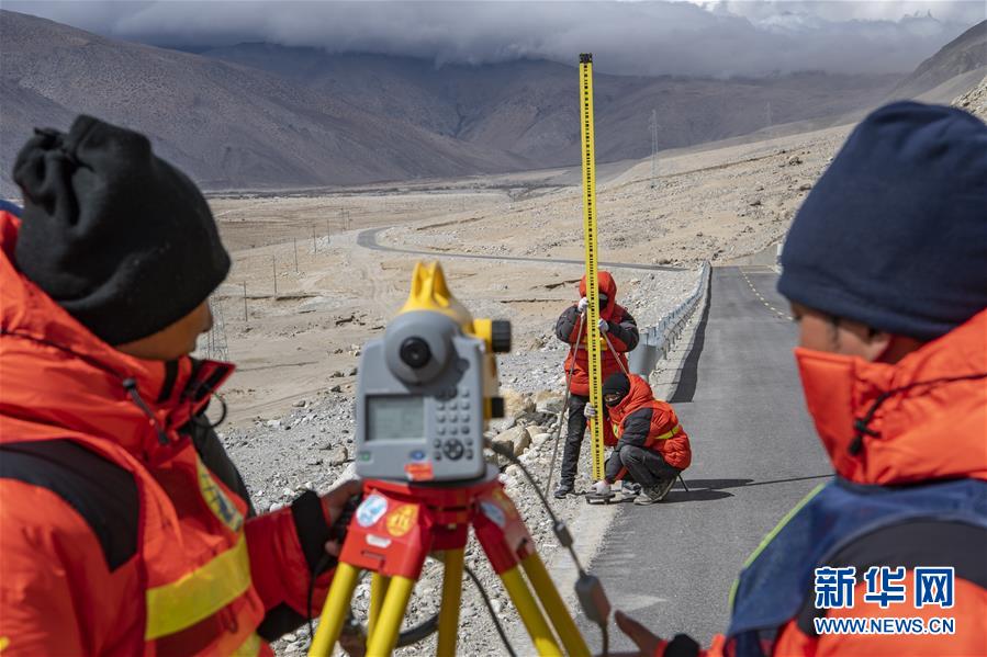 （新華全媒頭條·圖文互動(dòng)）（10）往更高處長(zhǎng)、往長(zhǎng)春北京方向移動(dòng)——來(lái)自海拔8848.86米的報(bào)告