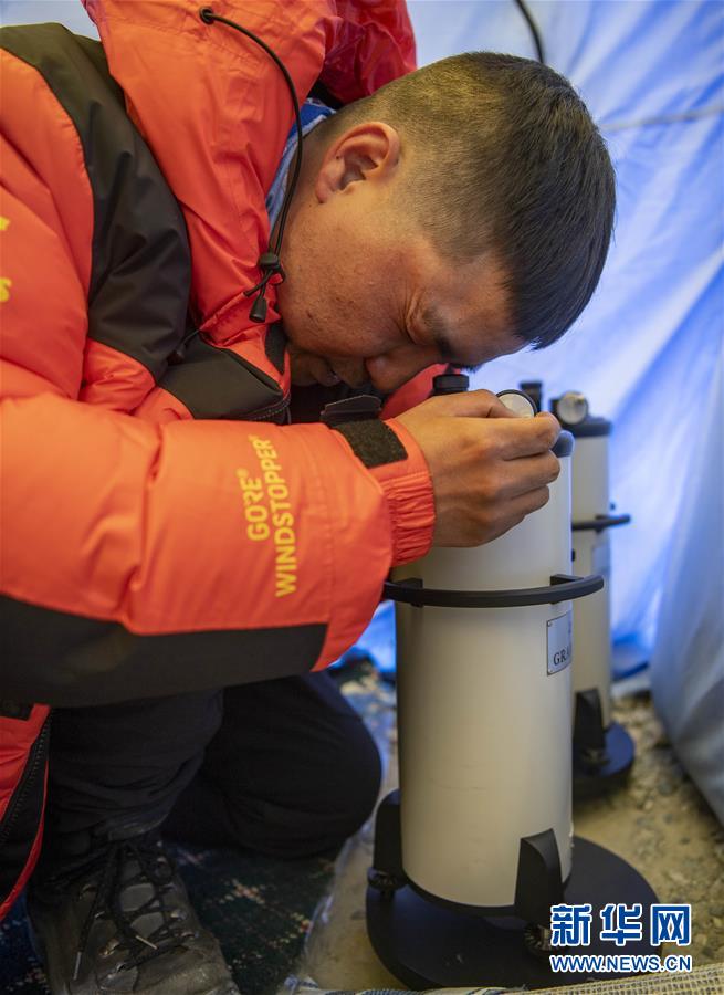 （新華全媒頭條·圖文互動(dòng)）（9）往更高處長(zhǎng)、往長(zhǎng)春北京方向移動(dòng)——來(lái)自海拔8848.86米的報(bào)告