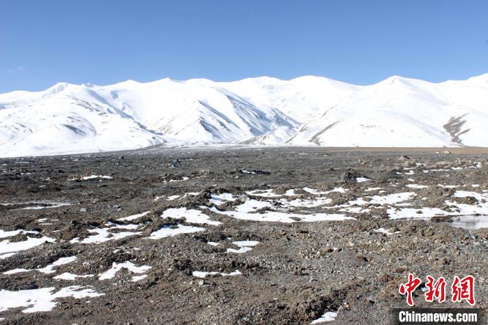 2019年10月冰體融化后遺留下的碎屑物。中科院青藏高原所 供圖