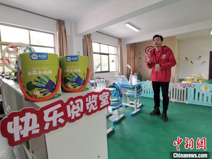 拉薩市堆龍德慶區(qū)幫普村的“心路文化空間”設(shè)有舒適的閱覽室?！≮w延 攝