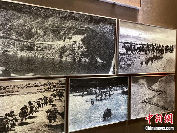 紅樓內展廳，圖為昌都戰(zhàn)役中的人民解放軍。彭寧鈴 攝
