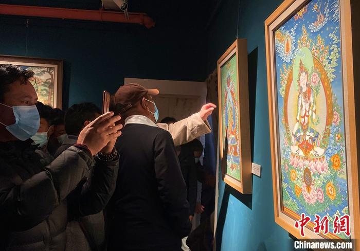 11月17日，由西藏自治區(qū)文學(xué)藝術(shù)界聯(lián)合會(huì)主辦的第七屆“見(jiàn)即愿滿”西藏精品唐卡展在拉薩拉開(kāi)帷幕。 <a target='_blank' href='/'><p  align=