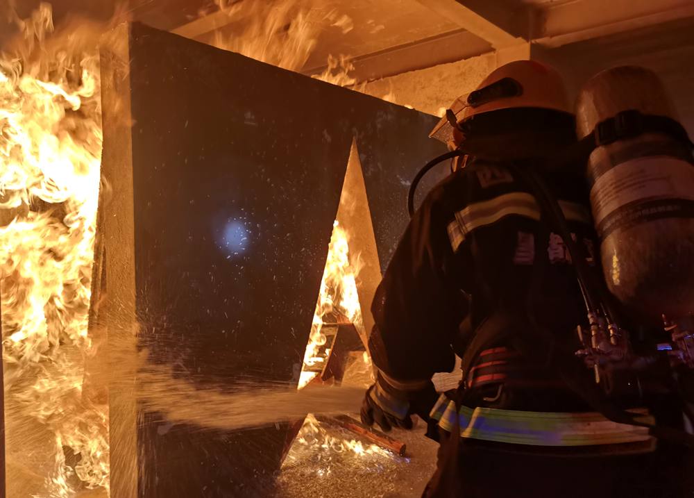 真火內(nèi)攻實(shí)操訓(xùn)練。