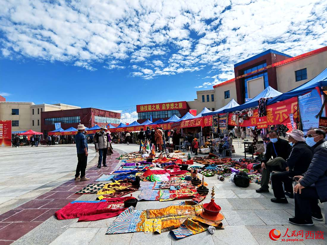 農牧民通過新技能增收。人民網 李海霞攝