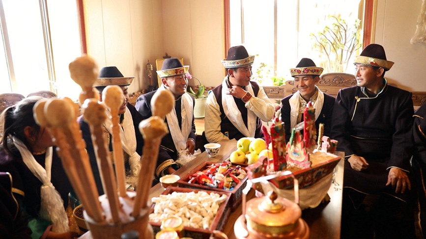 齊聚一堂，迎“古突”之夜。