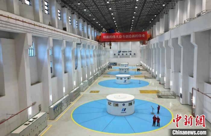 圖為水電站內(nèi)部?！⊥趵凇z