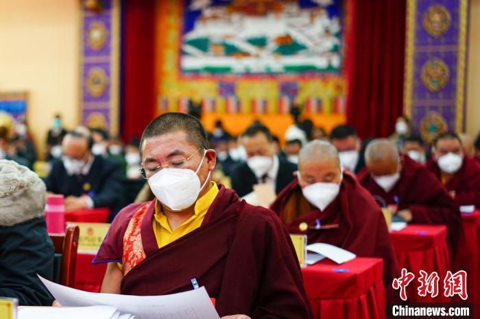 圖為宗教界委員參會(huì)建言資政?！〗w波 攝