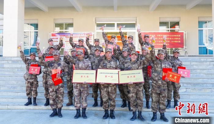 獲獎選手合影?！敲衫?攝