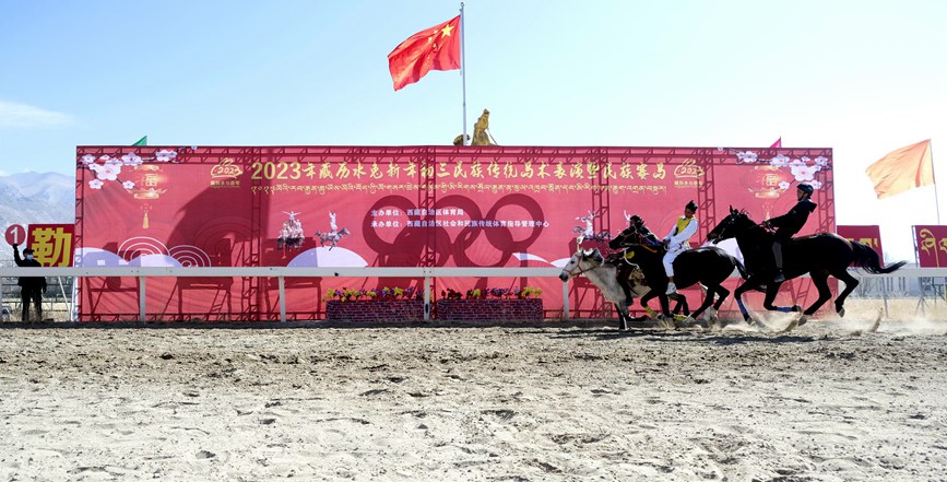 藏歷新年，精彩的馬術(shù)表演。潘多攝