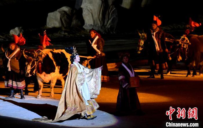 3月17日，西藏拉薩，《文成公主》大型史詩劇演出現(xiàn)場?！±盍?攝