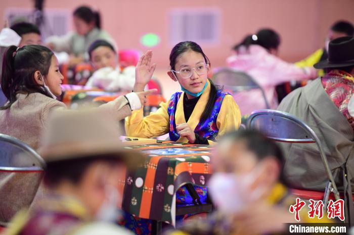 圖為比賽現(xiàn)場?！∝暩聛硭?攝