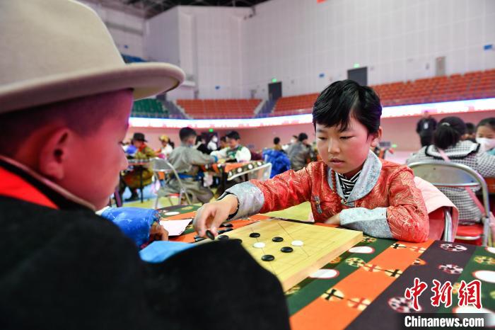 圖為比賽現(xiàn)場。　貢嘎來松 攝