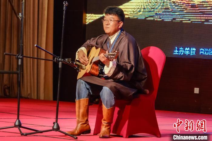 圖為選手進行才藝展示?！∥鞑刈灾螀^(qū)旅發(fā)廳供圖