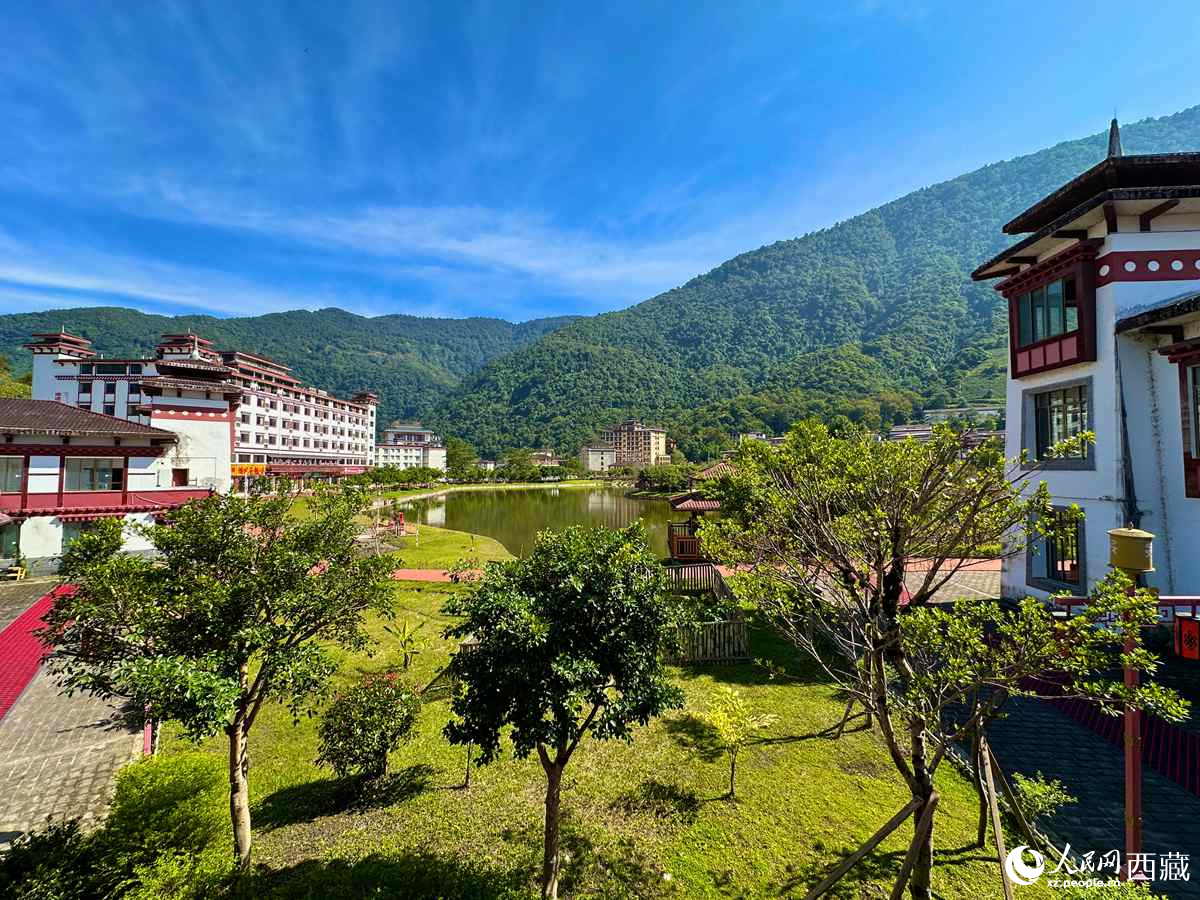 四季如春的墨脫縣。人民網記者 次仁羅布攝