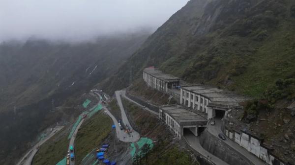 幾代建設(shè)者，歷經(jīng)半個(gè)多世紀(jì)完成！這是一條怎樣的公路？