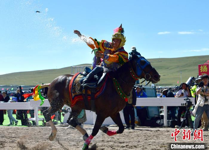 西藏那曲:羌塘草原載歌載舞迎草原盛會