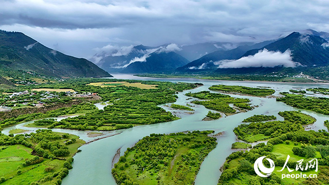 雅尼國(guó)家濕地公園風(fēng)景如畫(huà)。人民網(wǎng)記者 次仁羅布攝