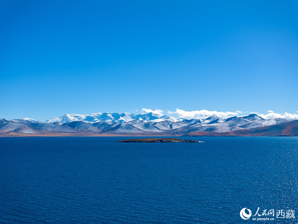 西藏普莫雍錯:冰雪之間的藍色寶石