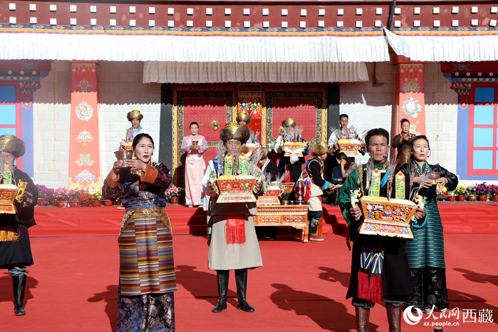 雅礱“村晚”鬧新春。人民網(wǎng)記者 吳雨仁攝