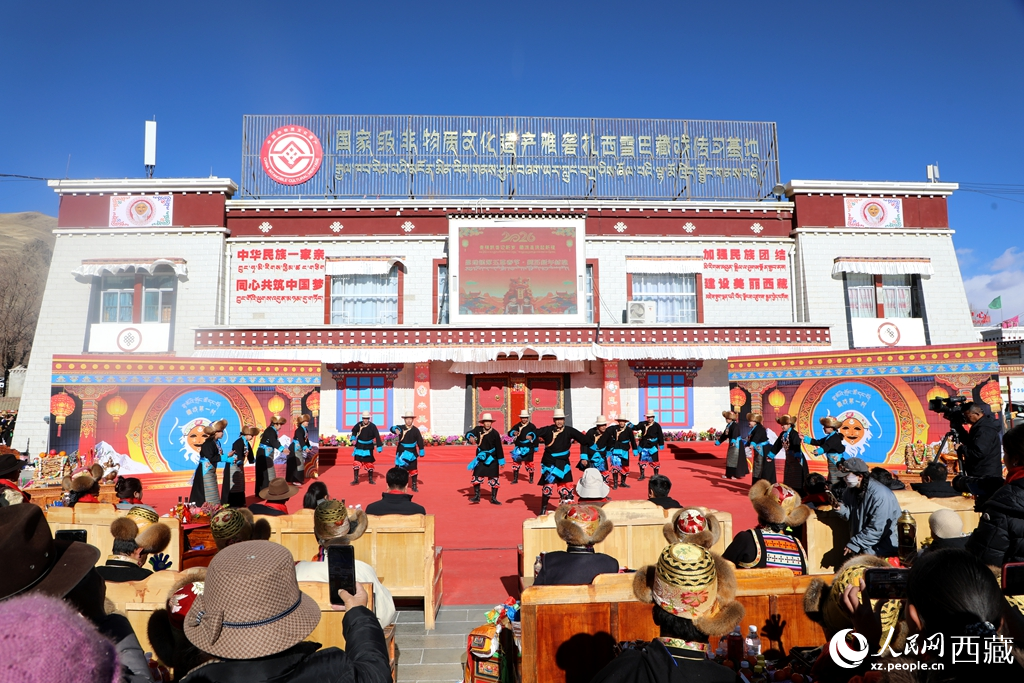 雅礱“村晚”鬧新春。人民網(wǎng)記者 吳雨仁攝